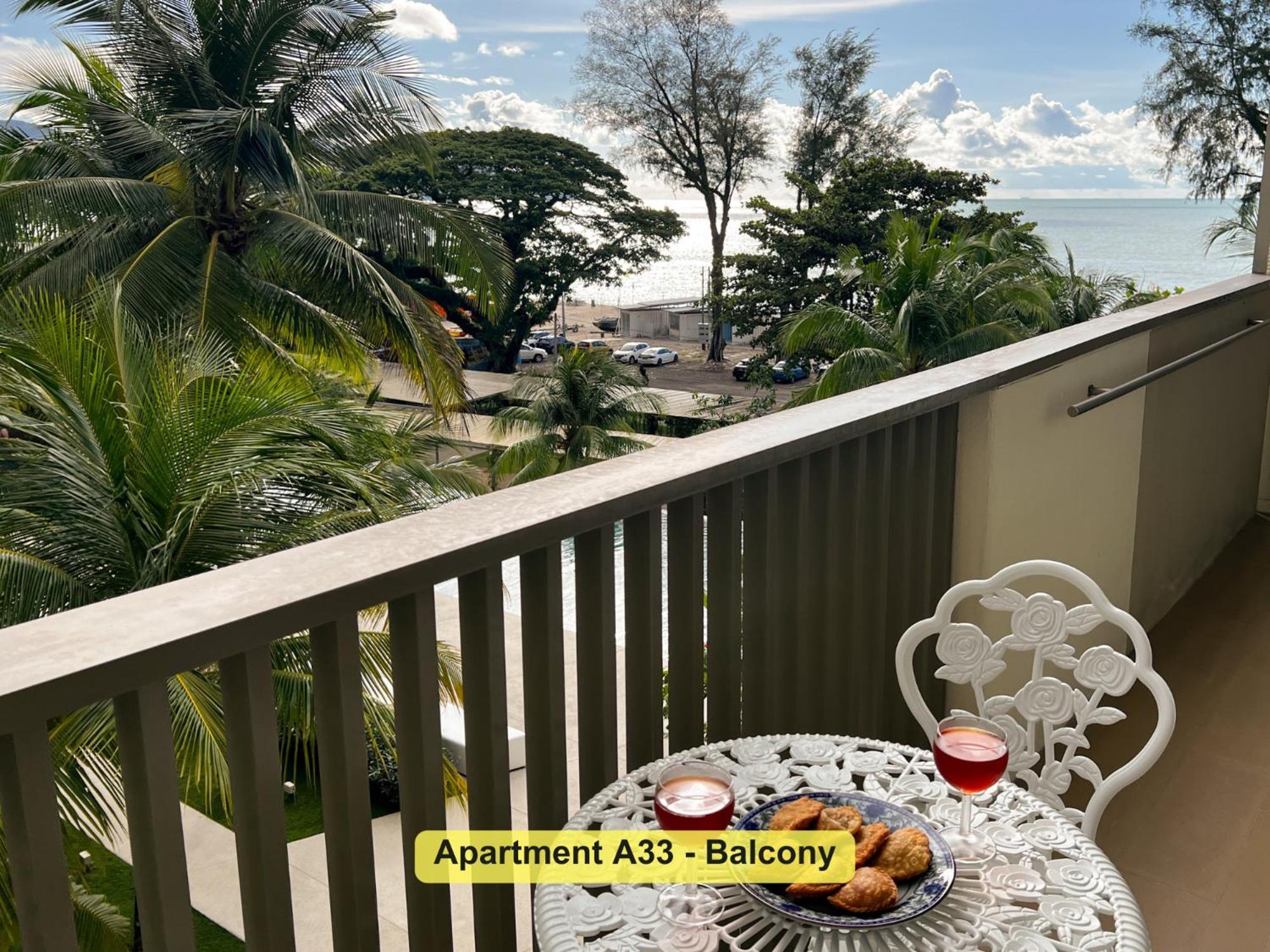 Appartamento By The Sea- Pool And Sea View Batu Ferringhi Esterno foto